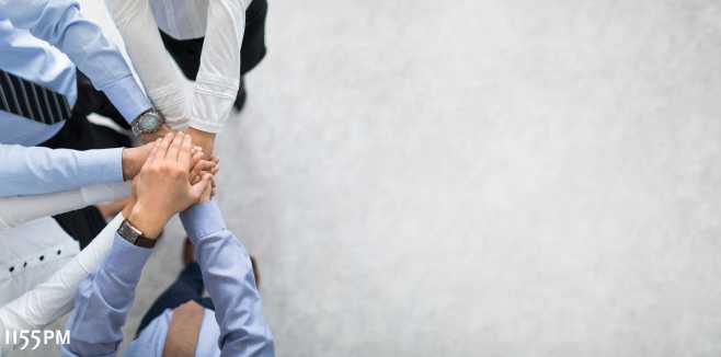 Stellenangebot Senior Contract & Claim Manager (m/w/d): Quelle: istockphoto.com; Urheber: scyther5; Bild: Stapel von Händen. Einheit und Teamwork Konzept. Nutzungsrechte bezahlt durch 1155PM consultants GmbH Stellenangebot Senior Contract & Claim Manager (m/w/d): Quelle: istockphoto.com; Urheber: scyther5; Bild: Stapel von Händen. Einheit und Teamwork Konzept. Nutzungsrechte bezahlt durch 1155PM consultants GmbH